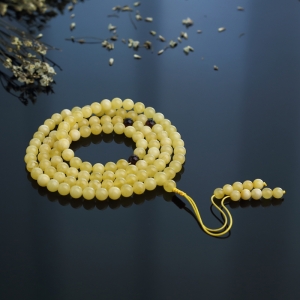 7.5mm鸡油黄蜜蜡佛珠