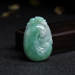 糯种苹果绿翡翠如意吊坠