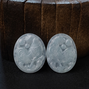 糯种浅绿翡翠鸡牌吊坠