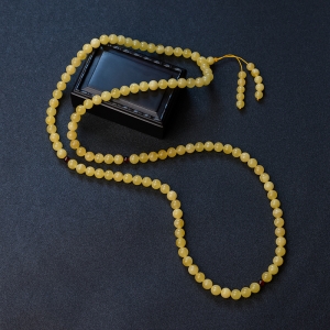 8.5mm鸡油黄蜜蜡佛珠