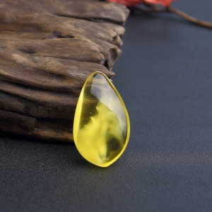 金绞蜜鸡油黄蜜蜡随形吊坠