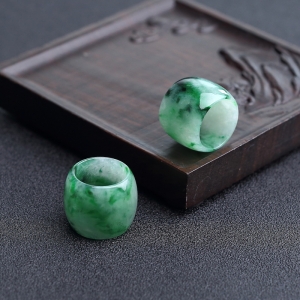 糯种飘花翡翠路路通吊坠(一对）