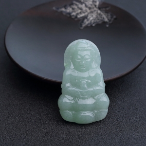 糯种淡绿翡翠观音吊坠