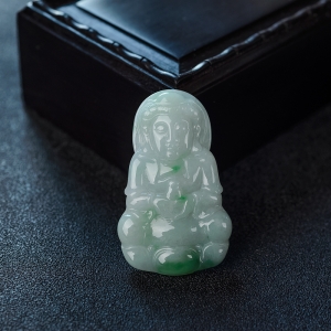 糯种飘绿翡翠观音吊坠