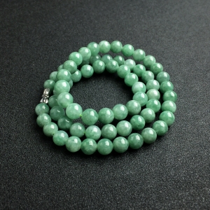 8mm糯种飘绿翡翠项链