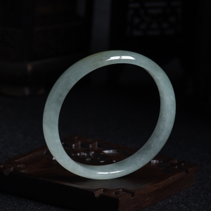 55#冰糯种翡翠贵妃镯