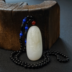 和田玉观音吊坠