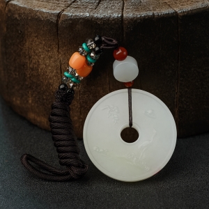 和田玉松鹤延年平安扣