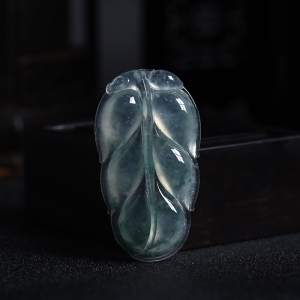 糯冰种飘花翡翠金枝玉叶吊坠