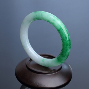 55#糯种飘翠翡翠手镯