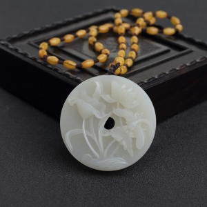 籽料青白玉喜事连连圆牌吊坠