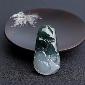 糯种飘花翡翠连年有余吊坠