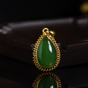 山料金镶碧玉水滴吊坠