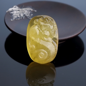 鸡油黄金绞蜜貔貅吊坠