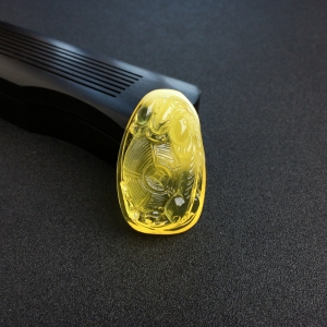 鸡油黄金绞蜜蜜蜡貔貅吊坠