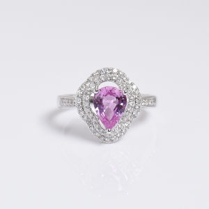 18K金镶钻红色蓝宝石戒指