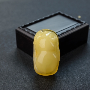 鸡油黄金包蜜葫芦吊坠