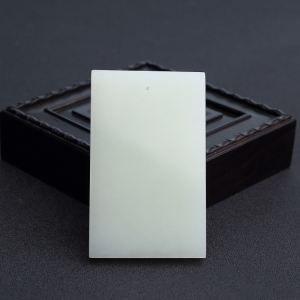 俄料青白玉山料平安无事牌吊坠