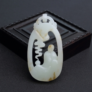 俏色和田玉山料悟道吊坠