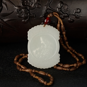 新疆和田白玉山料鱼跃龙门吊坠