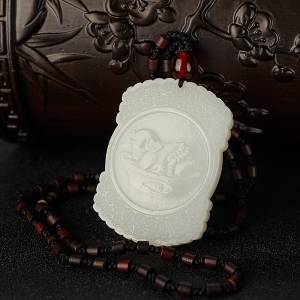 新疆和田白玉山料招财猪吊坠