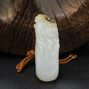 新疆和田白玉籽料刘海戏金蟾吊坠