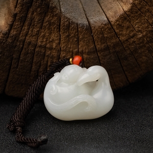 新疆和田白玉籽料天鹅吊坠