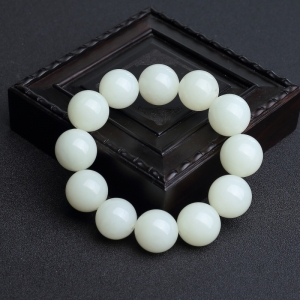 19mm俄料白玉山料手串
