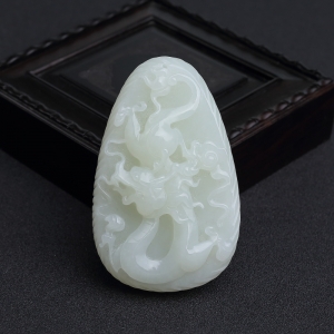 俄料青白玉山料龙牌吊坠