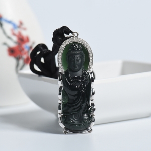 18K金镶钻糯种墨翠观音吊坠