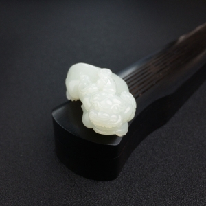 山料白玉貔貅吊坠