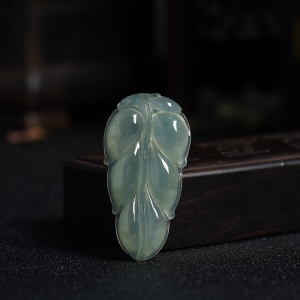 冰糯种蓝绿色翡翠金枝玉叶吊坠