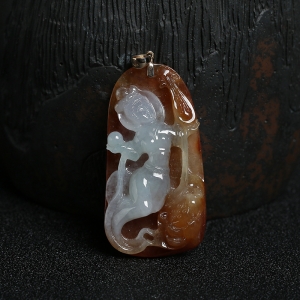 18K金扣糯种俏色翡翠飞天吊坠