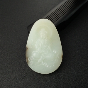 俄料俏色和田玉山料观音吊坠