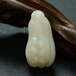 俄料青白玉山料佛手瓜吊坠