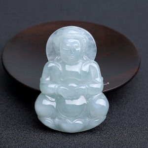 糯种浅绿翡翠观音吊坠