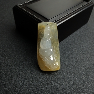 糯冰种俏色翡翠观音吊坠