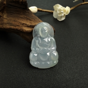 糯冰种浅绿翡翠观音吊坠