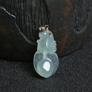 18K金扣冰糯种蓝绿色翡翠玉兰花吊坠