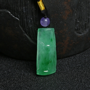 糯冰种翠绿翡翠竹节吊坠