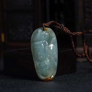 糯种俏色翡翠观音吊坠