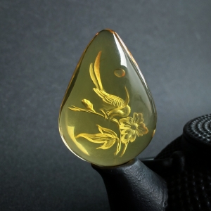 金珀喜上眉梢吊坠