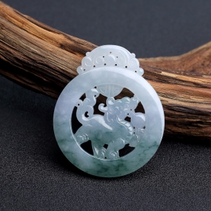 糯种飘花翡翠镂雕貔貅吊坠