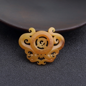 籽料和田玉龙凤佩吊坠