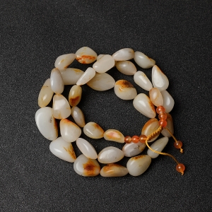 籽料和田玉随形项链