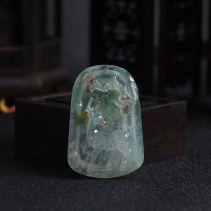 踏雪寻梅——高冰种俏色翡翠吊坠