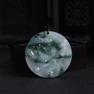 糯种飘花翡翠龙牌吊坠