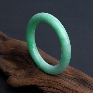 56#糯种阳绿翡翠圆镯