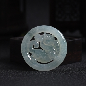 冰种浅绿翡翠貔貅吊坠