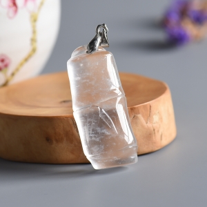 银镶冰种透明水沫玉节节高升吊坠